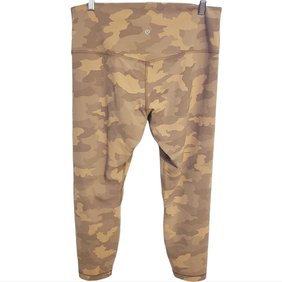 Lululemon | Women's Tan/Brown Align™ Camo Print High-Rise 25" Leggings (Size 14) - Picture 14 of 15
